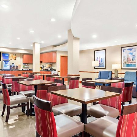 Comfort Suites Tampa Airport North West Chase Exterior foto