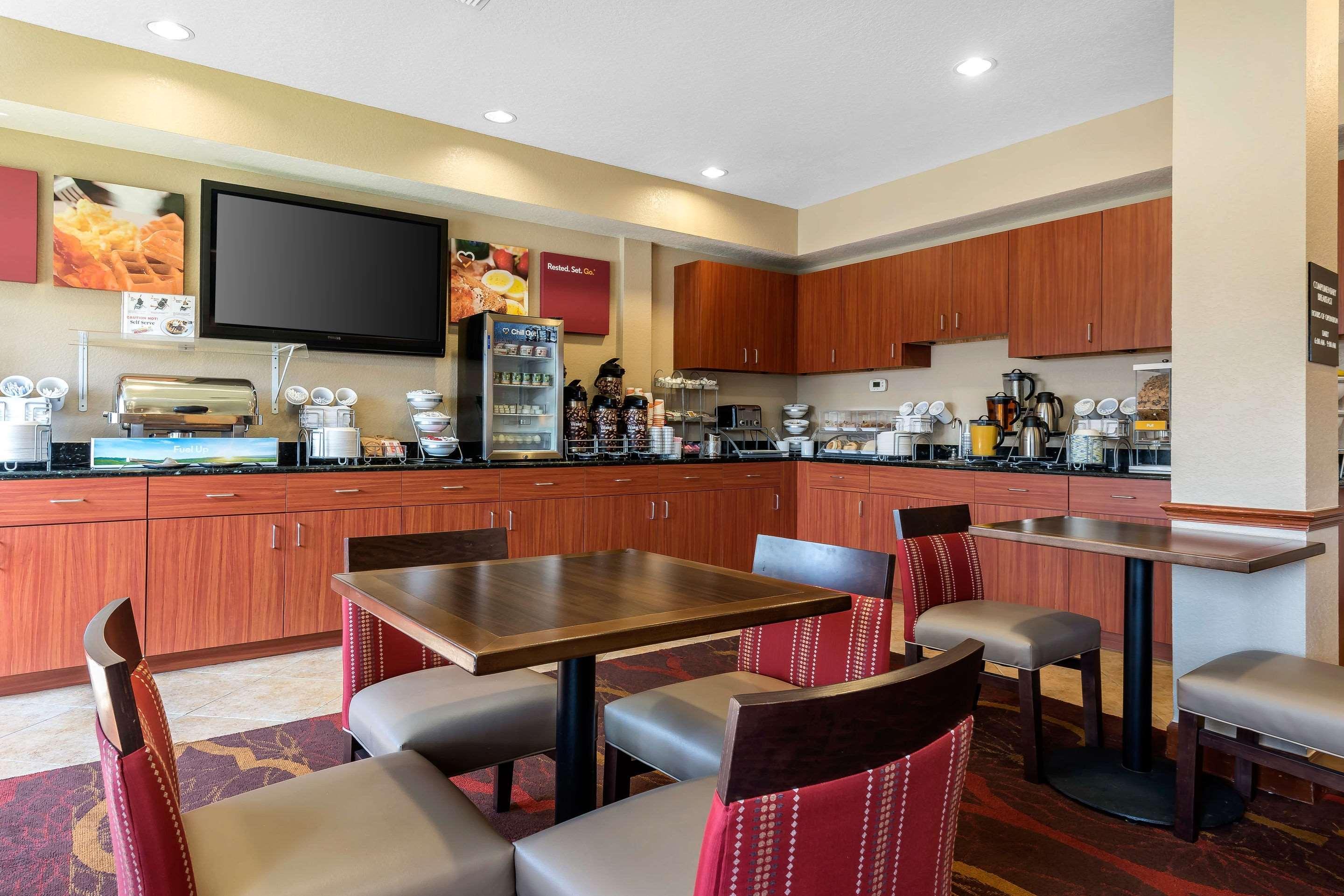 Comfort Suites Tampa Airport North West Chase Exterior foto