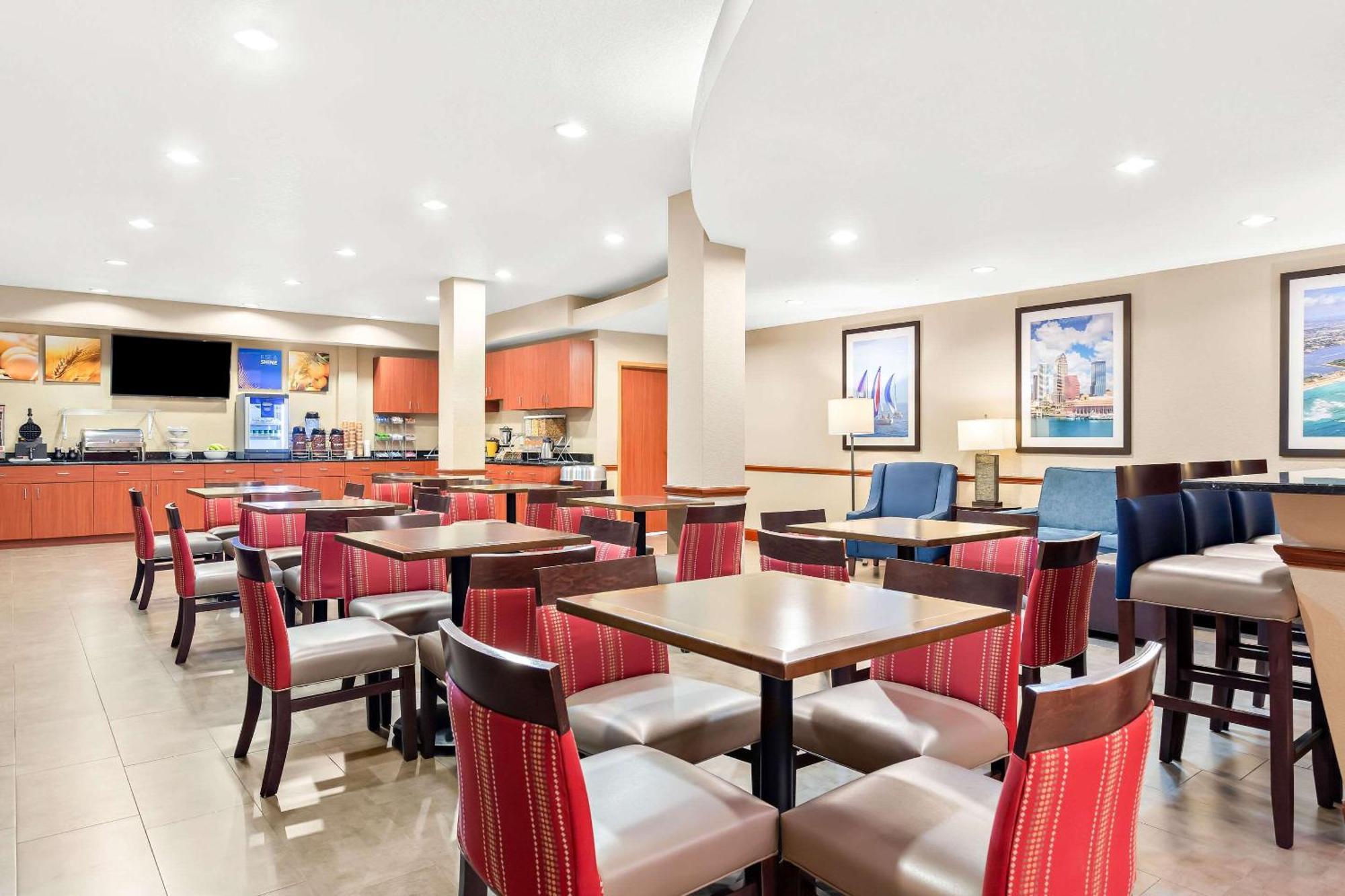 Comfort Suites Tampa Airport North West Chase Exterior foto